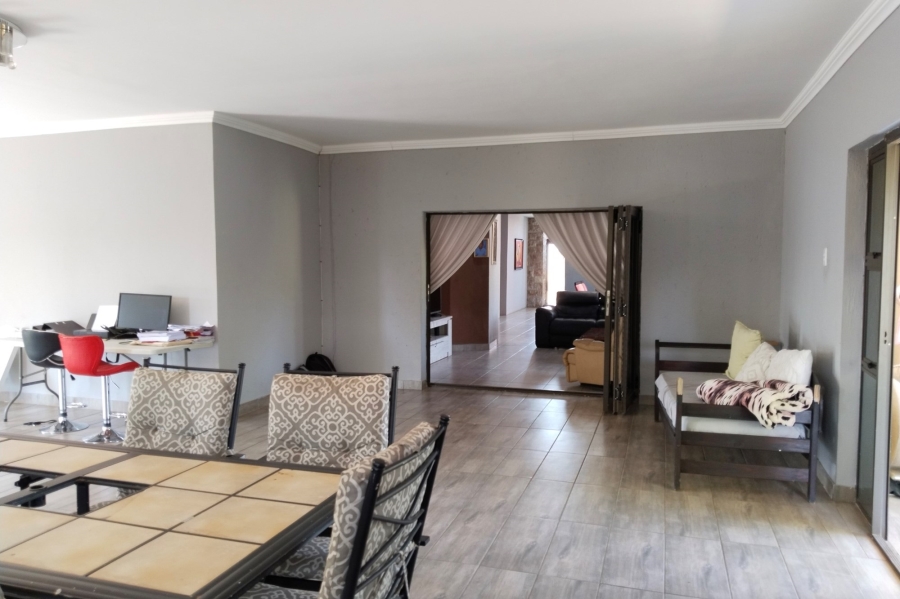 5 Bedroom Property for Sale in Birdwood Estate North West